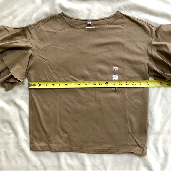 BNWT- Uniqlo women’s round neck Flare tee-size XS - Picture 5 of 7